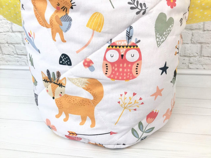 Красиві та практичні кошики для зберігання дитячих іграшок, організовуючи простір у дитячій кімнаті