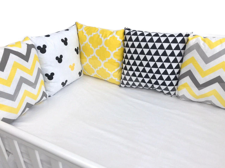 Бортики набори - Комплект м'яких та безпечних бортиків для дитячого ліжечка, що забезпечує захист та комфорт немовляті."