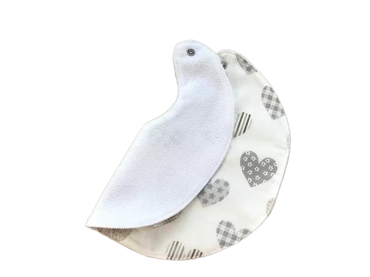 Яскраві дитячі непромокаючі слюнявчики для годування та захисту одягу