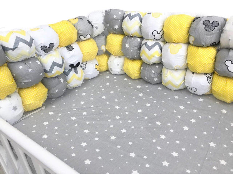 Бортики набори - Комплект м'яких та безпечних бортиків для дитячого ліжечка, що забезпечує захист та комфорт немовляті."