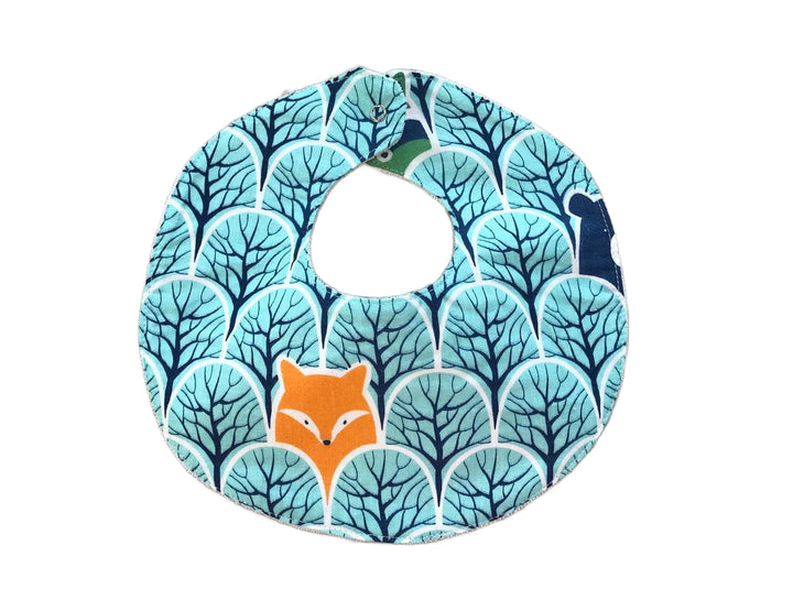 Яскраві дитячі непромокаючі слюнявчики для годування та захисту одягу