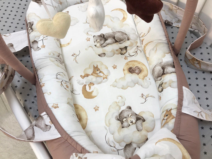 kokon-mobil-zviryata-na-khmarynkakh