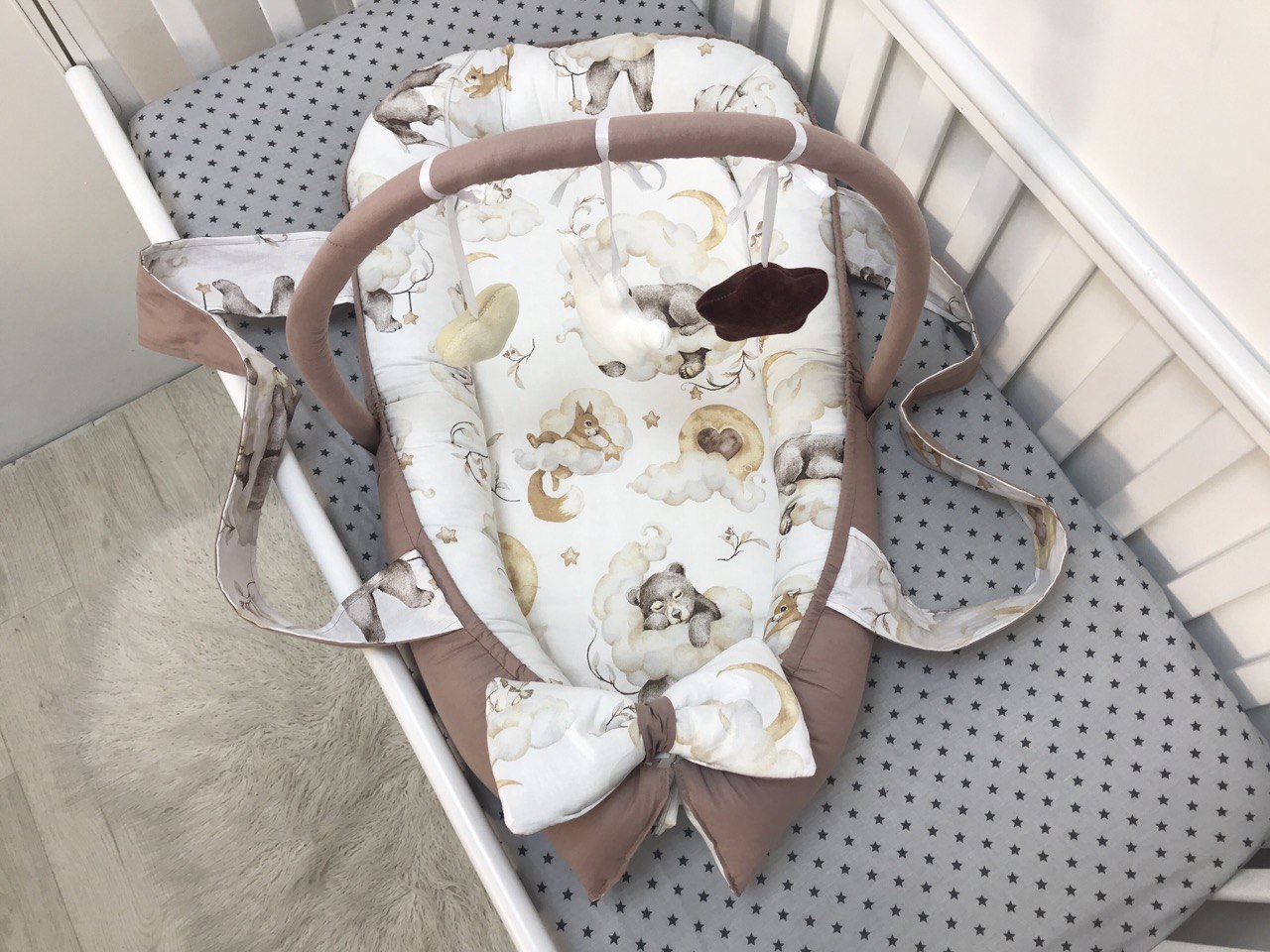 kokon-mobil-zviryata-na-khmarynkakh