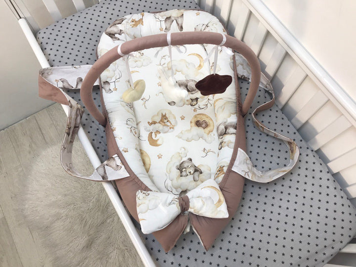 kokon-mobil-zviryata-na-khmarynkakh