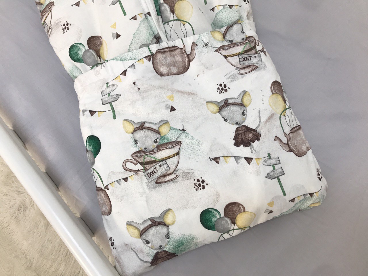 Плед-конверт для коляски - теплий та зручний аксесуар для прогулянок з малюком