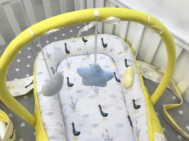 Кокон-мобіль - стильний і зручний дитячий аксесуар для сну