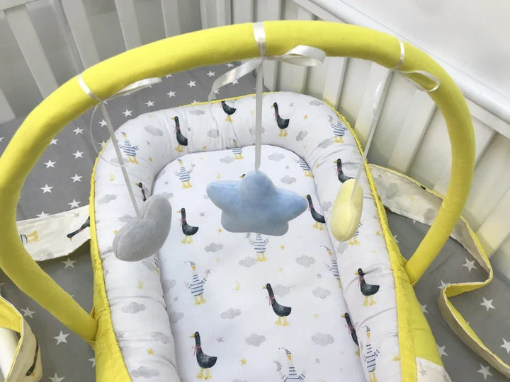 Кокон-мобіль - стильний і зручний дитячий аксесуар для сну