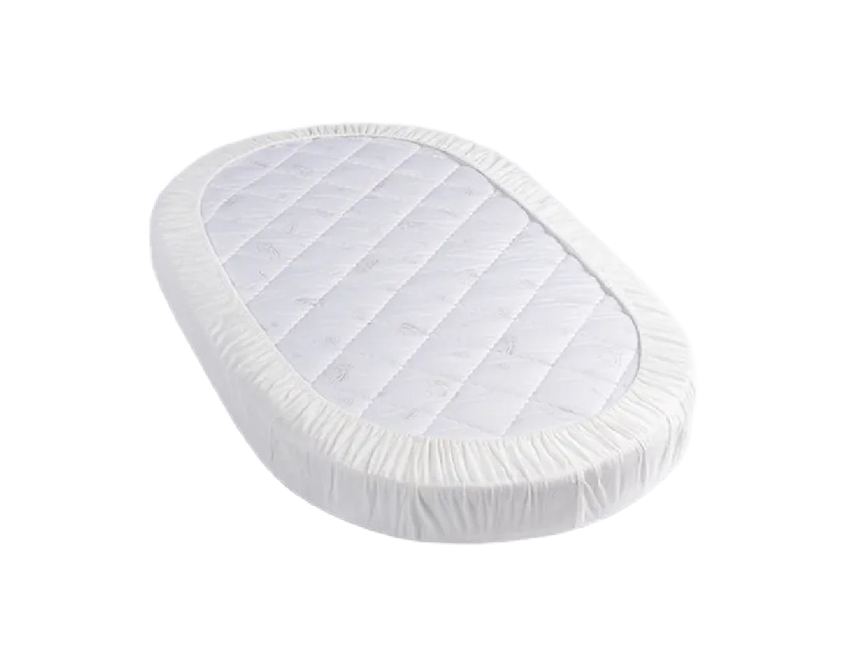 Непромокаючий наматрацник на овальний матрас на резинці