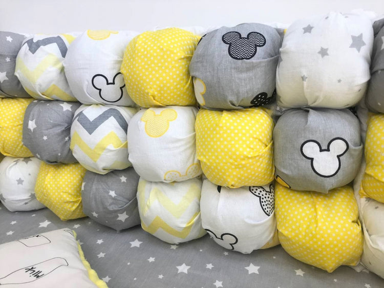 Бортики набори - Комплект м'яких та безпечних бортиків для дитячого ліжечка, що забезпечує захист та комфорт немовляті."