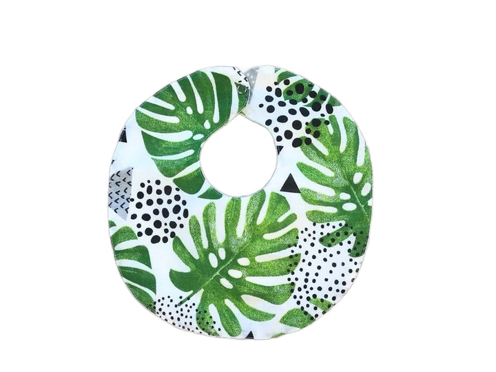 Яскраві дитячі непромокаючі слюнявчики для годування та захисту одягу