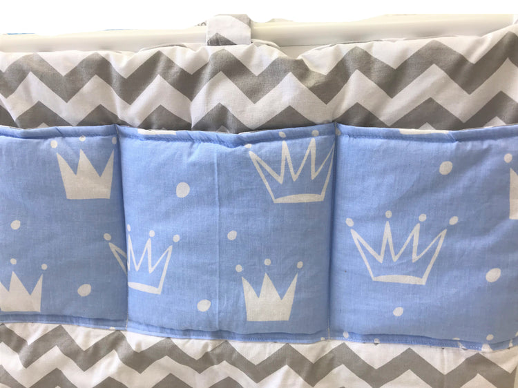 Органайзери на ліжечко — зручні та практичні рішення для зберігання дитячих речей біля спального місця малюка.