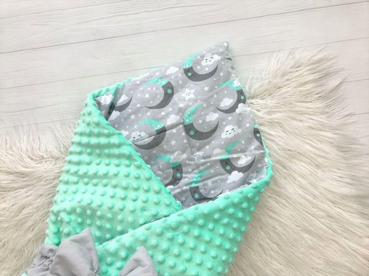 Дитячі пледи-конверти з плюшем – ідеальне поєднання комфорту і стилю для вашої малечі