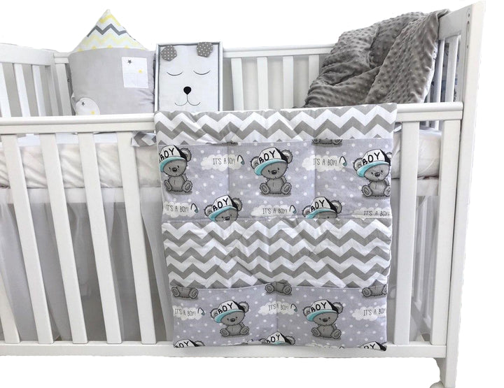 Органайзери на ліжечко — зручні та практичні рішення для зберігання дитячих речей біля спального місця малюка.