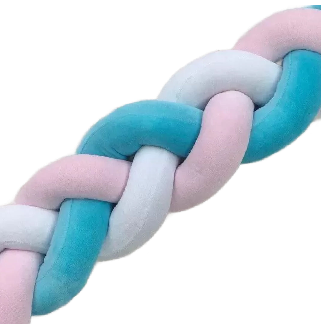 Бортик косичка из мягкого материала для безопасного и стильного оформления детской кроватки