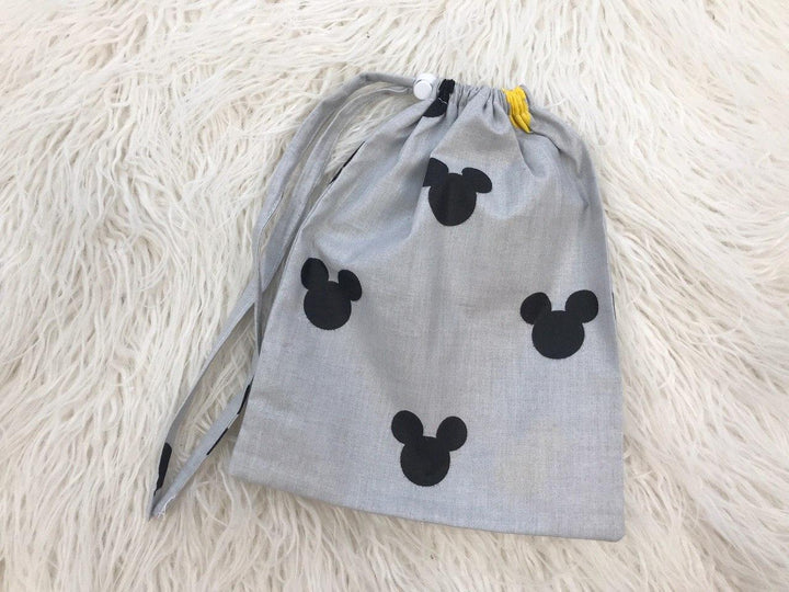 nakidka-dlya-goduvannya-mikki-na-siromu