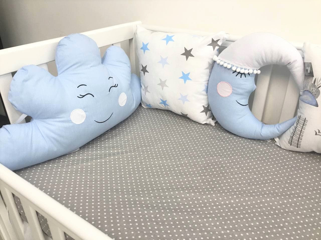 Бортики набори - Комплект м'яких та безпечних бортиків для дитячого ліжечка, що забезпечує захист та комфорт немовляті."