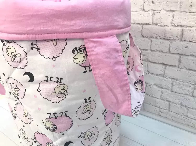 Красиві та практичні кошики для зберігання дитячих іграшок, організовуючи простір у дитячій кімнаті